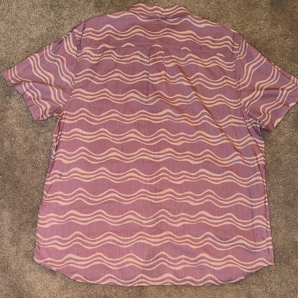 Chubbies Men's Casual Purple Wave Shirt - Picture 6 of 6